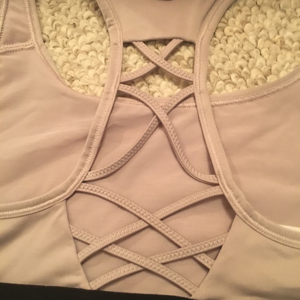 Victoria Secret sports bra size small NWT - Picture 5 of 5